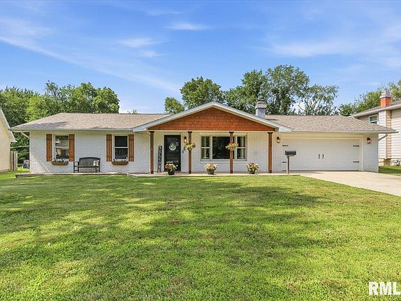 2nd image of 108 Cottonwood Dr