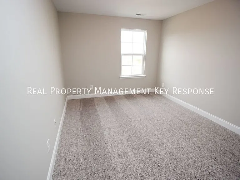 153 Grandstand Blvd — Photo 16