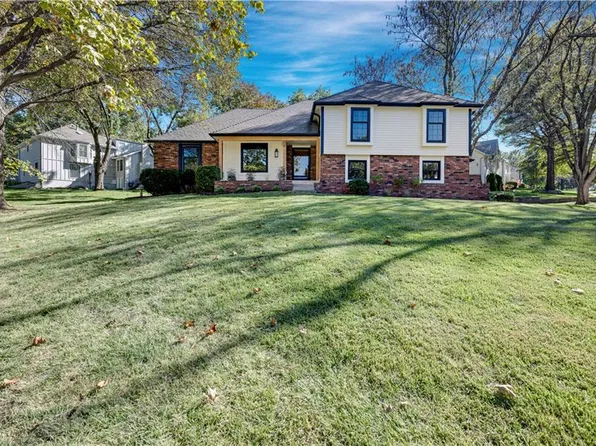 12001 Aberdeen Rd, Leawood, KS 66209