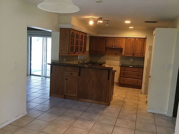 4th image of 3887 Bellwood Dr