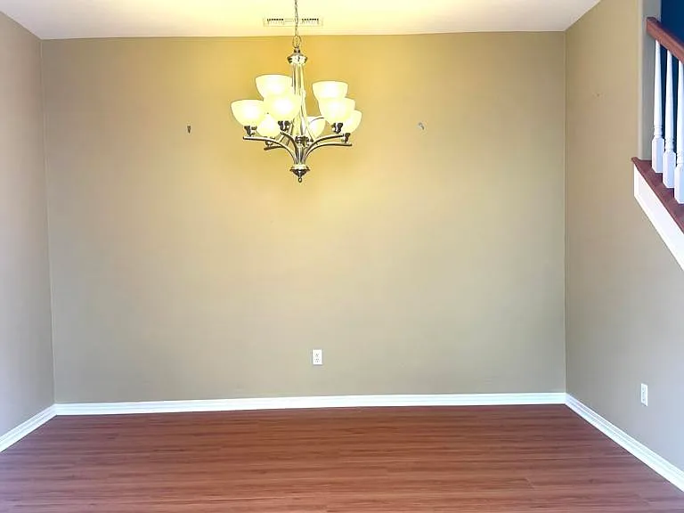 361 Cottages Ct — Photo 5