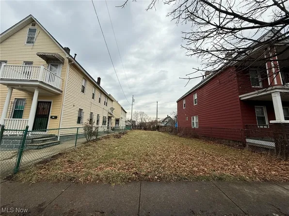 1755 E 33rd St, Cleveland, OH 44114
