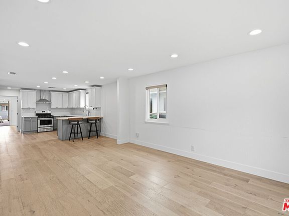 4th image of 4221 W 166th St