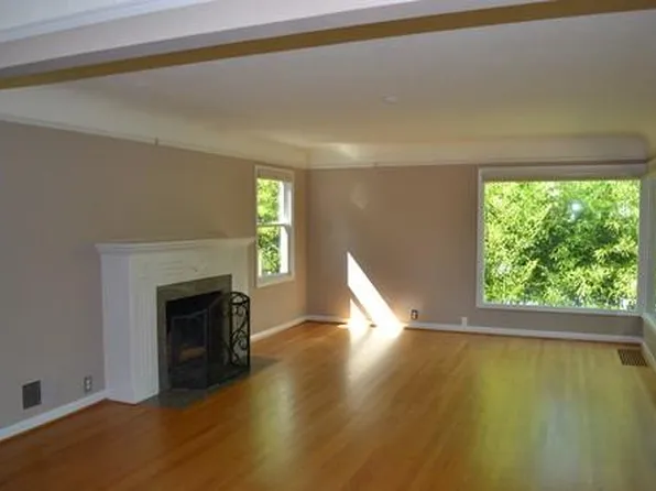 9121 SW 35th Ave, Portland, OR 97219