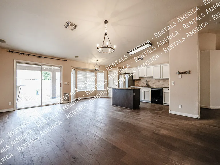 2292 E Remington Pl — Photo 24