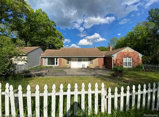 30430 Inkster Rd, Franklin, MI 48025