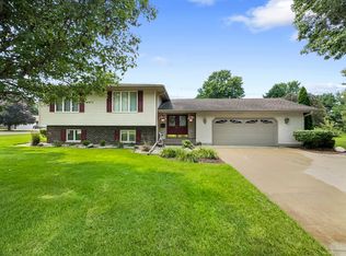 601 N Ash St, Crescent City, IL