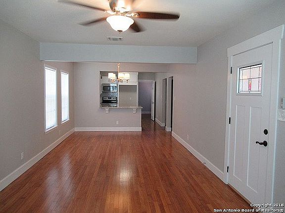 5th image of 619 Elmwood Dr