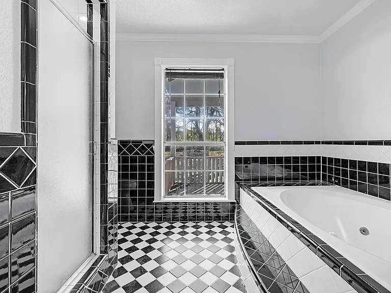 2607 Lonnie Ln — Photo 9