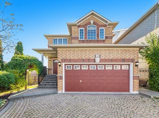 1124 Knotty Pine Grv, Mississauga, ON L5W1J6