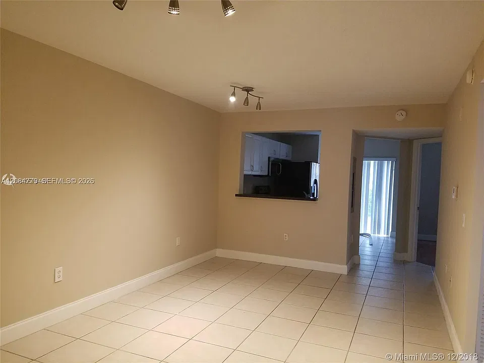 3750 N Jog Rd #103