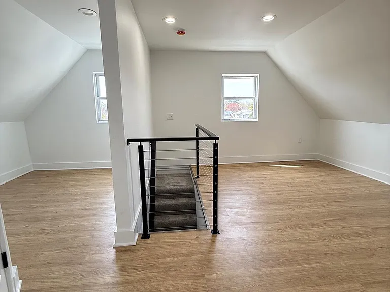2125 Oakland Rd — Photo 10