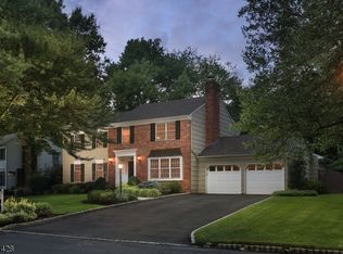 16 Settlers Ln, Westfield, NJ