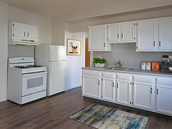 252 Ash St, Waltham, MA