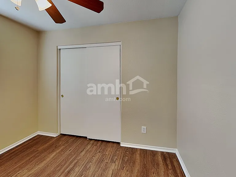 7926 N 54th Dr — Photo 14