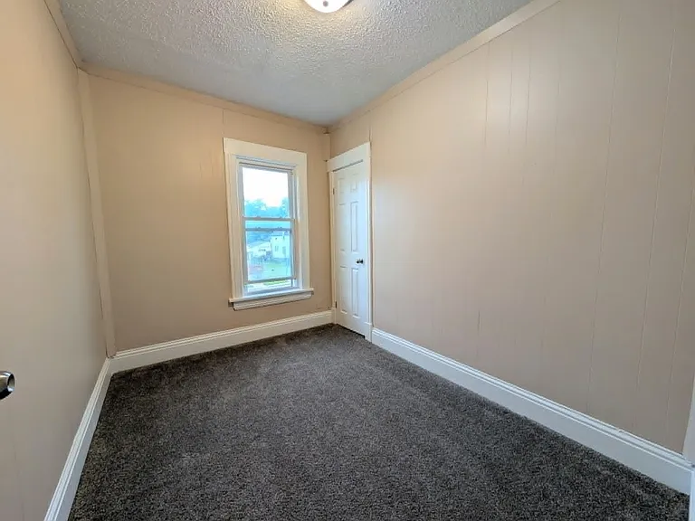 661 N Indiana Ave — Photo 7