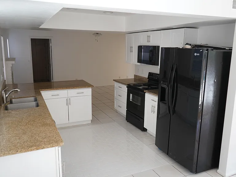 827 W Plata Ave — Photo 6
