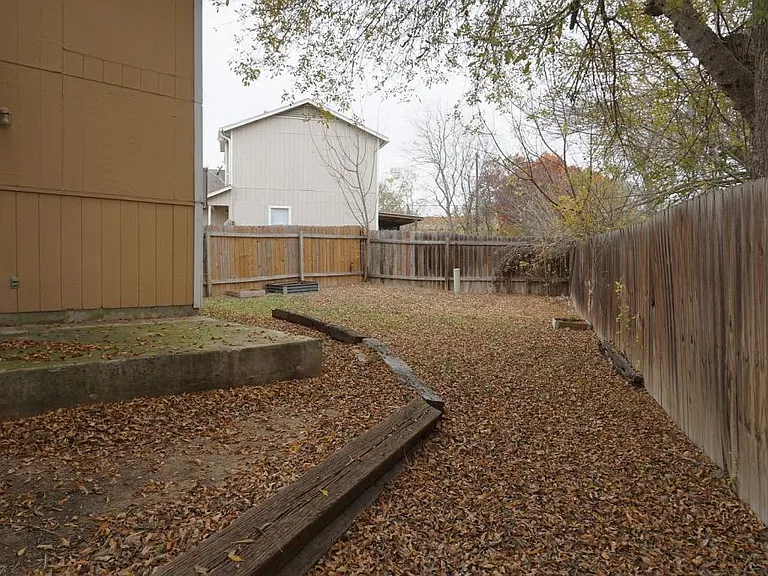 6320 Waddesdon Wood — Photo 24