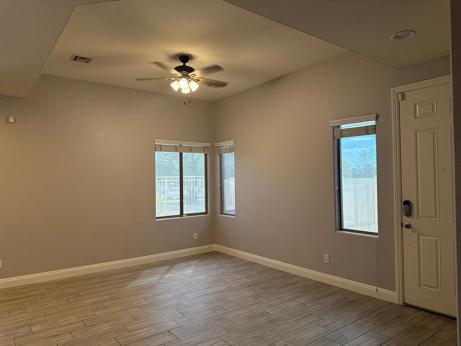 4 bed, 1560 sqft, $2,200 — Photo 4