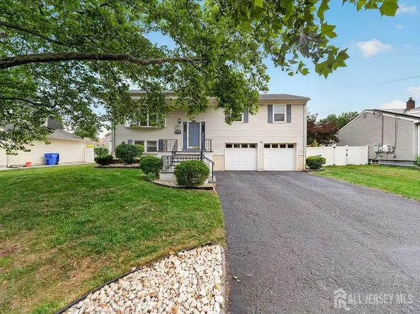 961 Linwood Pl, North Brunswick, NJ 08902