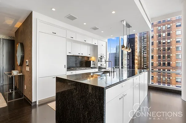 Rented by City Connections Realty | media 5