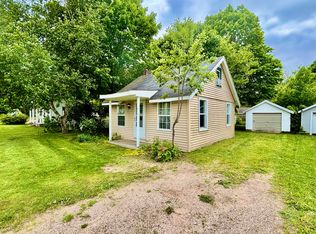 910 S Clinton St, Charlotte, MI 48813