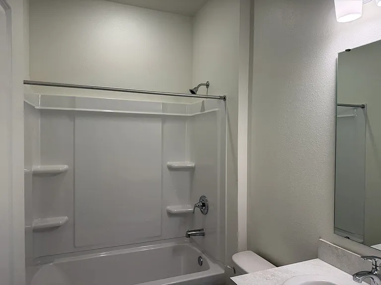 1143 Astoria Dr — Photo 5