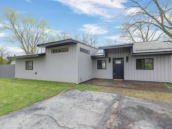 30372 N Meadow Brook Ln, Elkhart, IN 46514