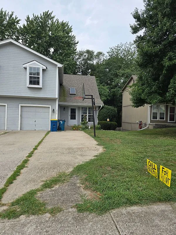 3 bed, 2.0 bath, 1437 sqft, $2,100 — Photo 2
