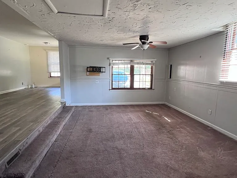 Lanier Dr — Photo 12