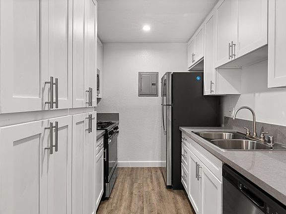 5th image of 13220 Riverside Dr #20-208