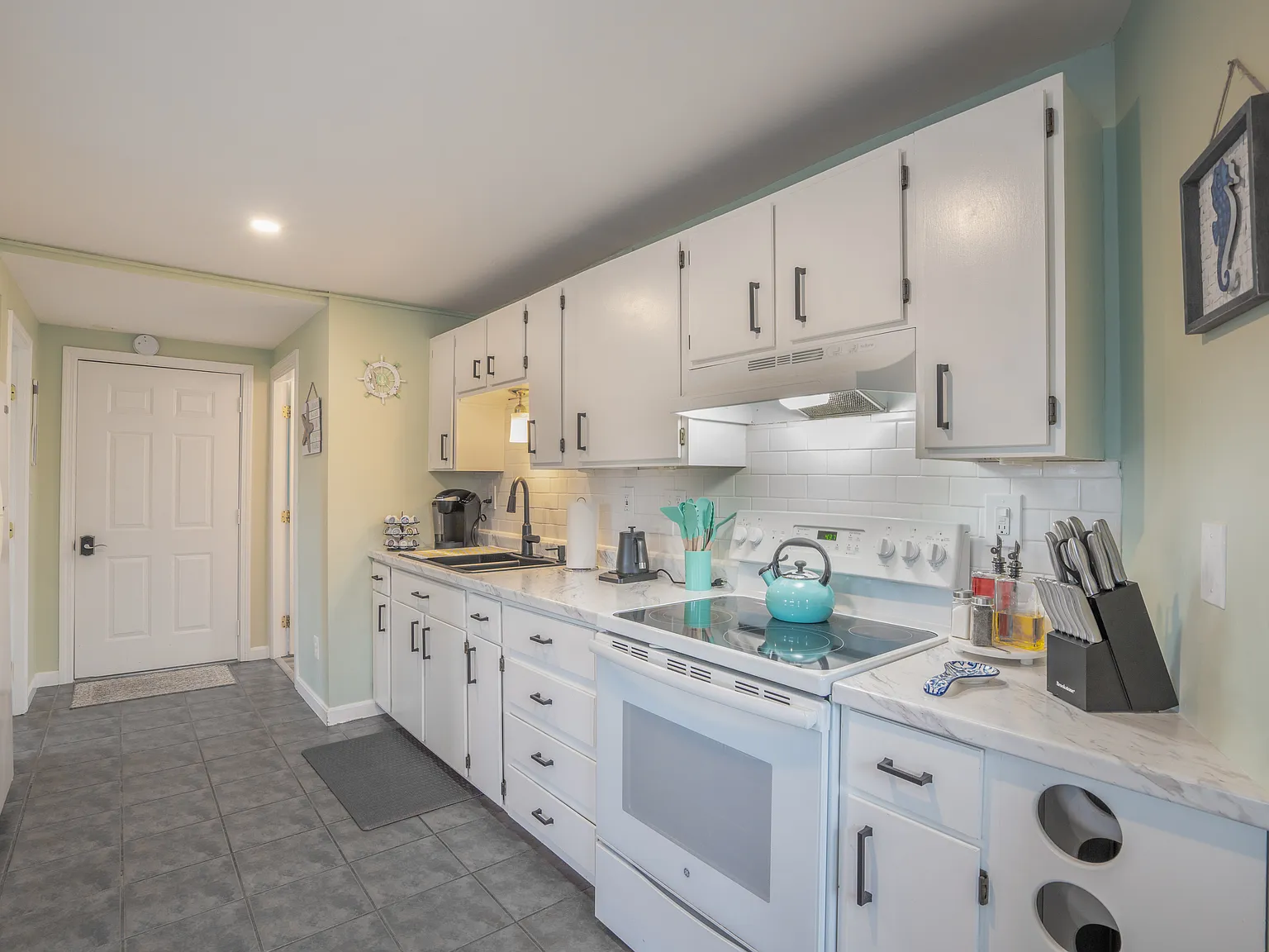 3 bed, 2.5 bath, 1116 sqft, $2,400 — Photo 3