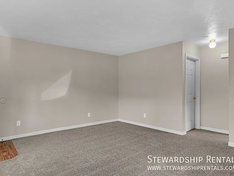 541 Lawrence St #B — Photo 7