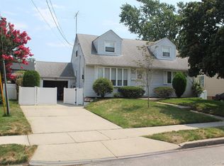 120 N Terrace Place, Valley Stream, NY 11580