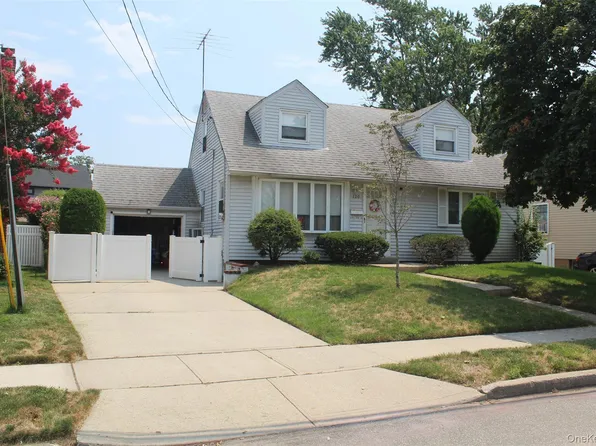 120 N Terrace Place, Valley Stream, NY 11580