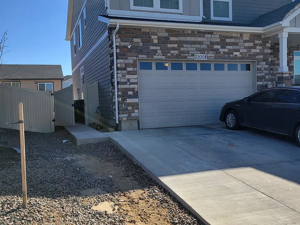 22008 E 40th Dr