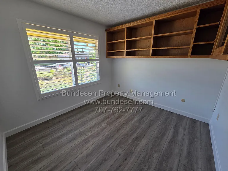 5266 Evonne Ave — Photo 11