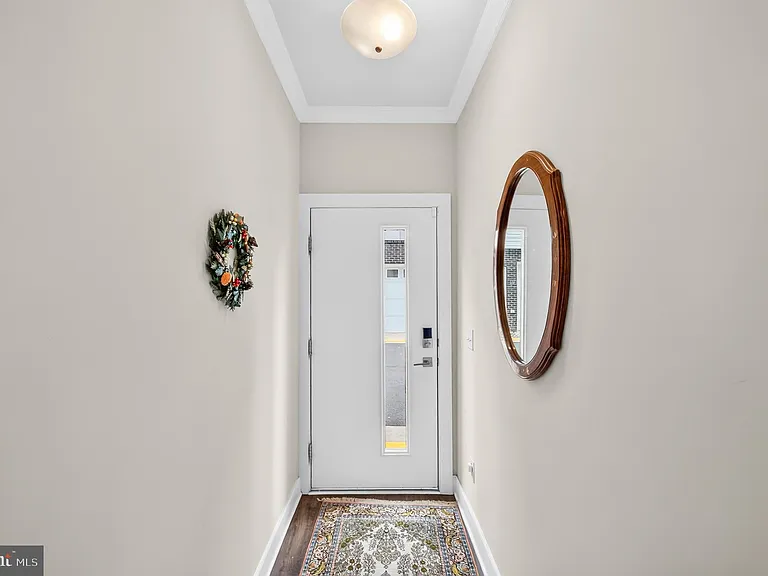 1013 S Taylor Ct — Photo 2