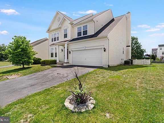 3rd image of 252 Hughs Rd