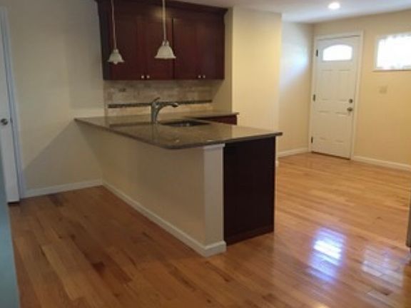 5th image of 730 Whitney Ave