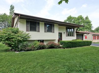319 Birch Rd, Woodstock, IL 60098