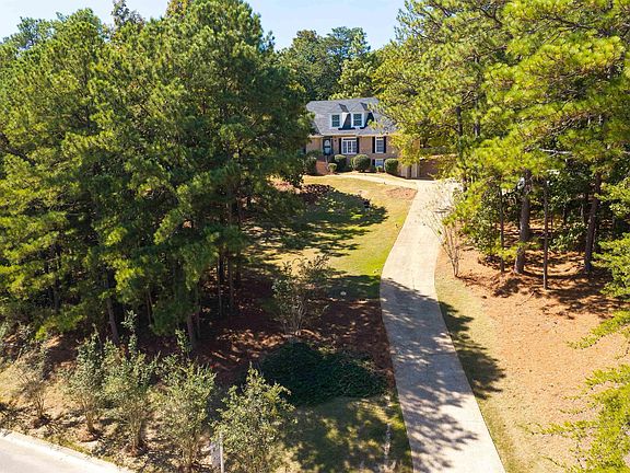 2nd image of 3008 Brookhill Dr
