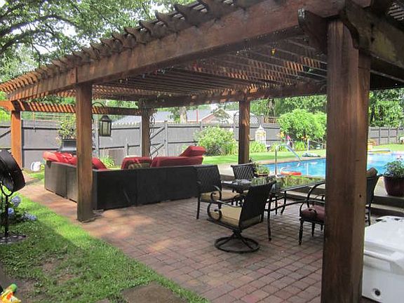 Pergola, paver patio