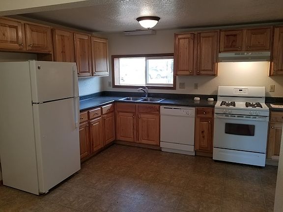 4th image of 3178 W Pikes Peak Ave