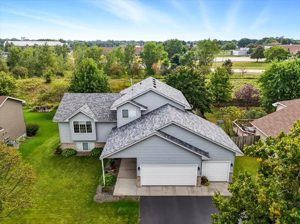 5305 Kings Cir N, Brooklyn Park, MN 55443