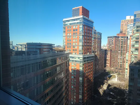 Rented by R New York | media 19