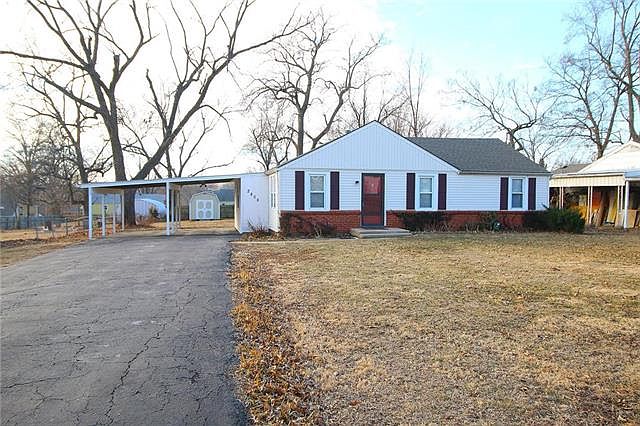 1st image of 2805 NE 46th St