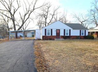 2805 NE 46th St, Kansas City, MO 64117