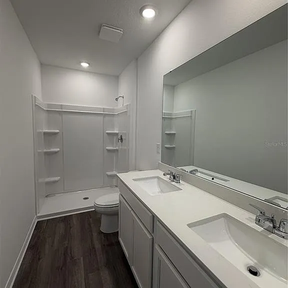 2569 Olympic Ct — Photo 6
