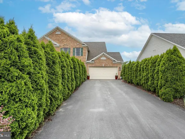423 Baumgardner Dr, Harrisburg, PA 17112